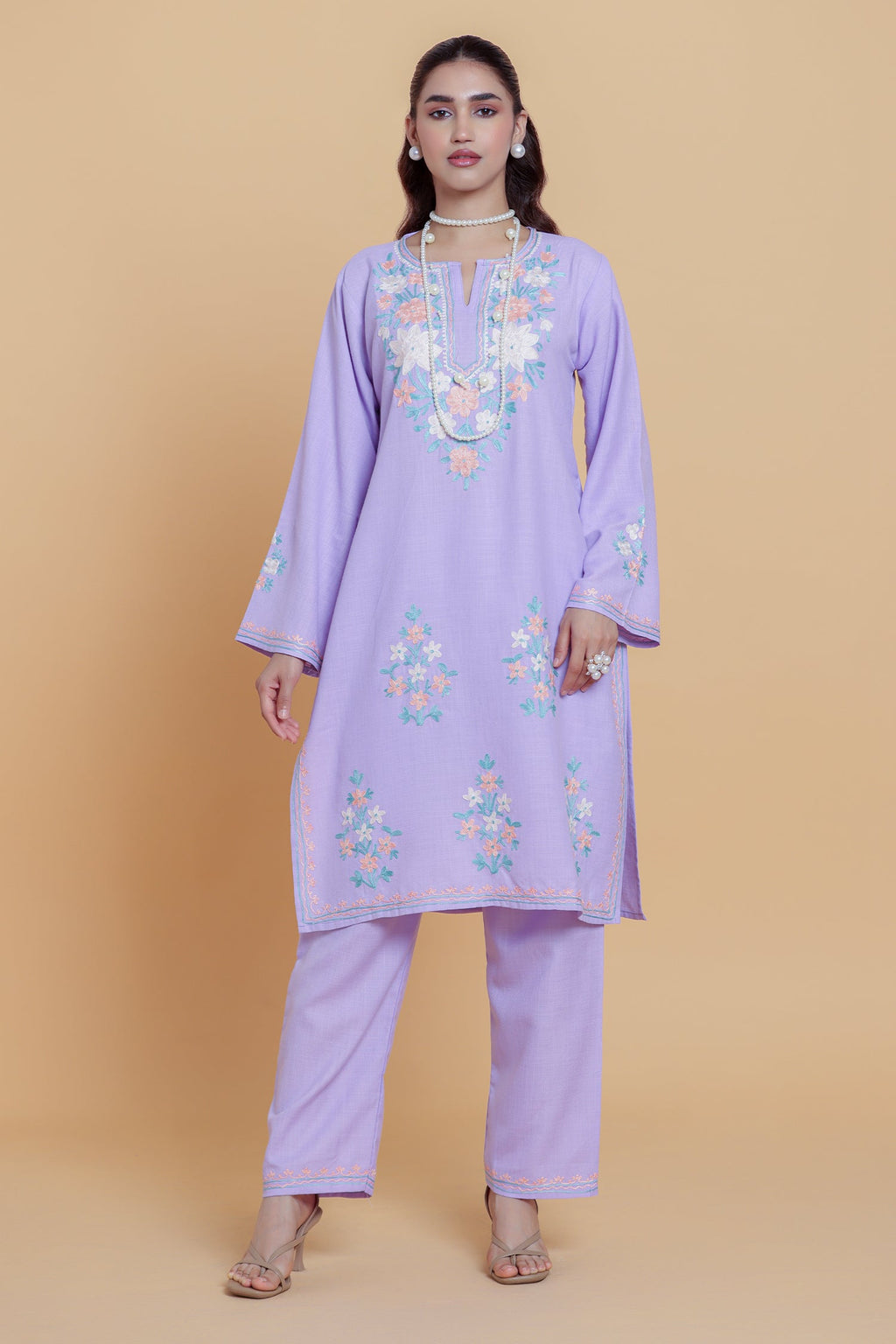 Bhavya jain In Cotton Kurta Set in Kashmiri Aari -Lavender