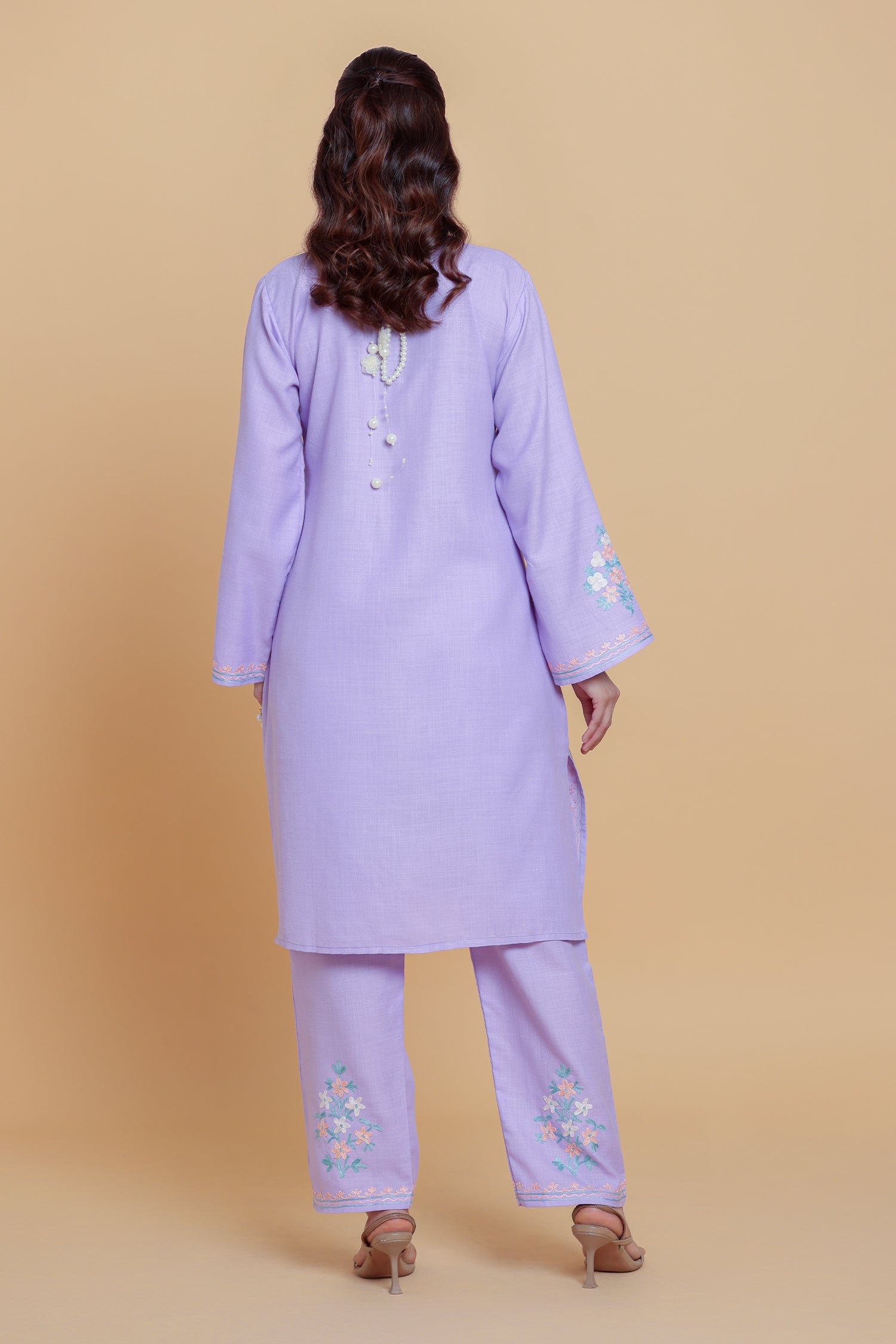Bhavya jain In Cotton Kurta Set in Kashmiri Aari -Lavender