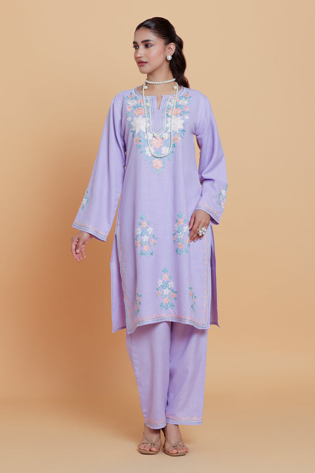 Bhavya jain In Cotton Kurta Set in Kashmiri Aari -Lavender
