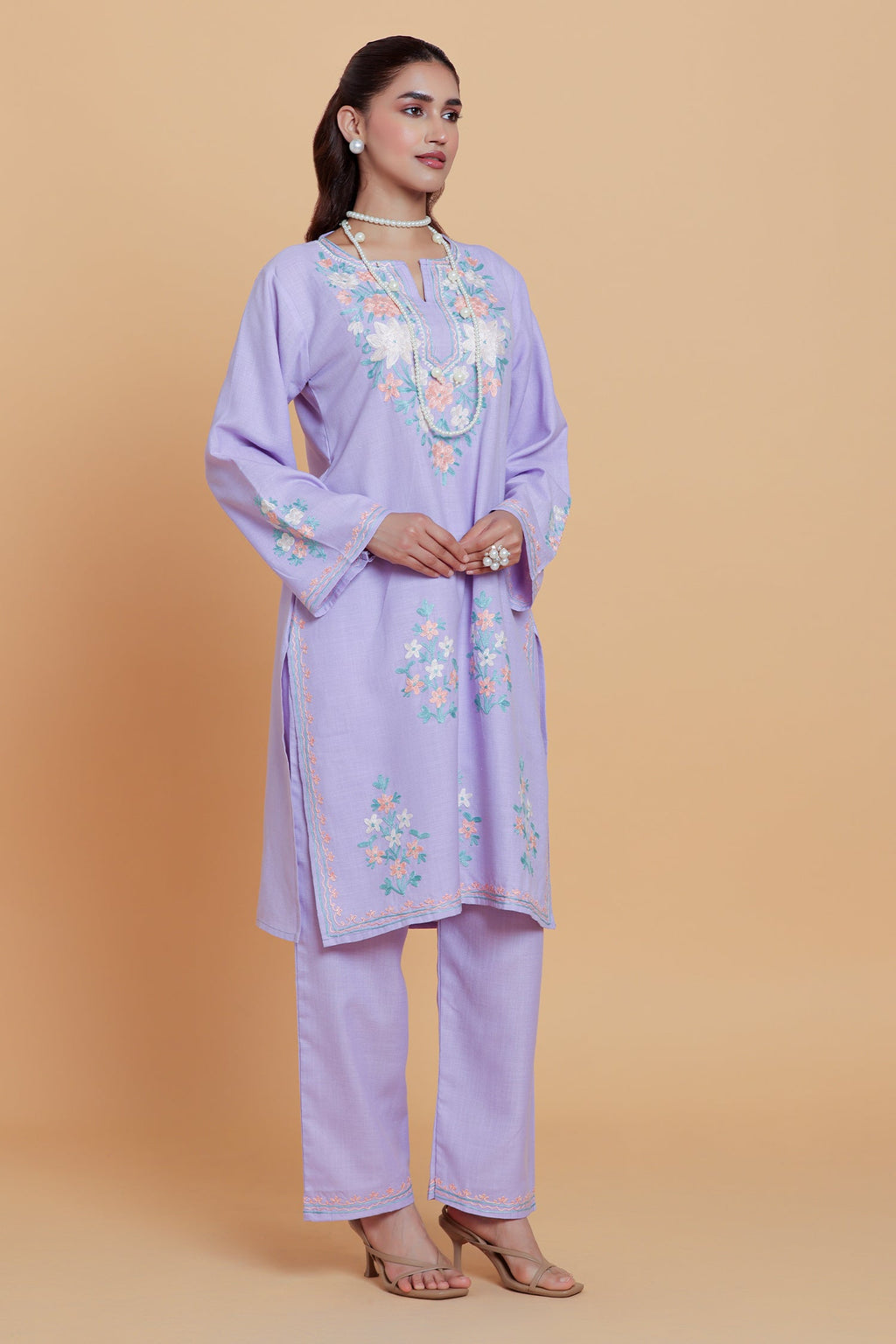 Bhavya jain In Cotton Kurta Set in Kashmiri Aari -Lavender