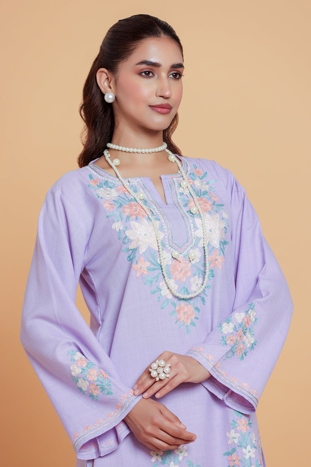 Bhavya jain In Cotton Kurta Set in Kashmiri Aari -Lavender