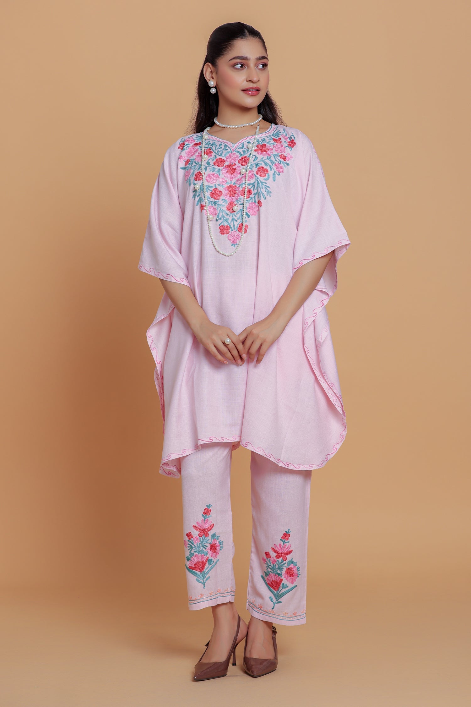 Arti chauhan In Cotton Kaftan Set in Kashmiri Aari - Pink