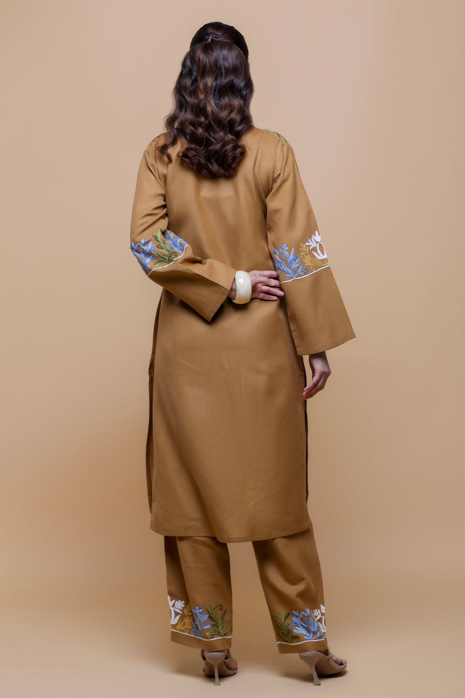 Kajal In Cotton Kashmiri Aari  Kurta Set - Brown