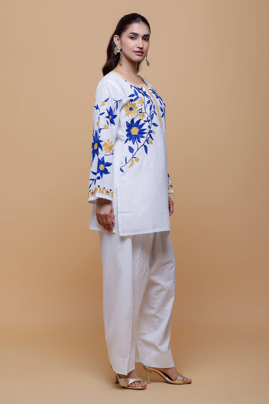 Vanshika In Cotton Kashmiri Aari Kurta - White