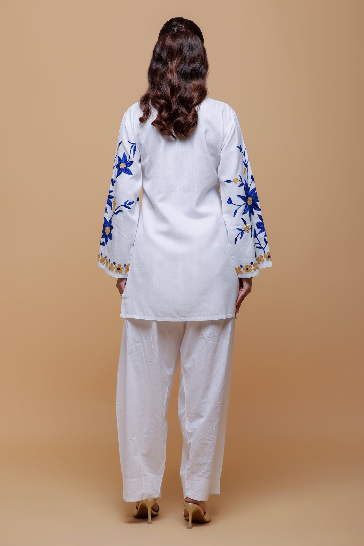 Vanshika In Cotton Kashmiri Aari Kurta - White