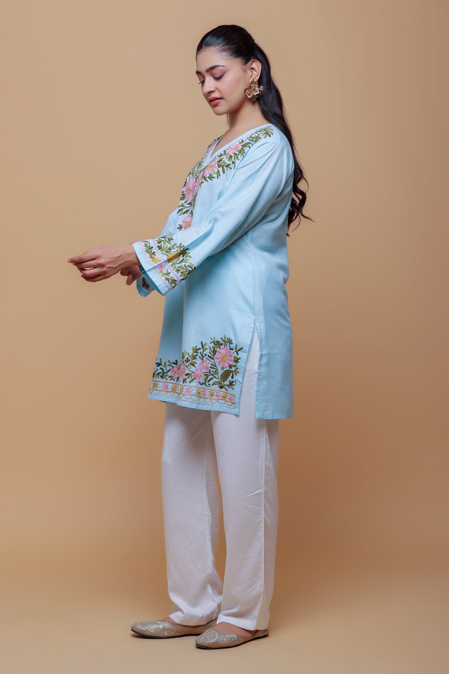 Shefali In Cotton Kashmiri Aari Short Kurta - Light Blue
