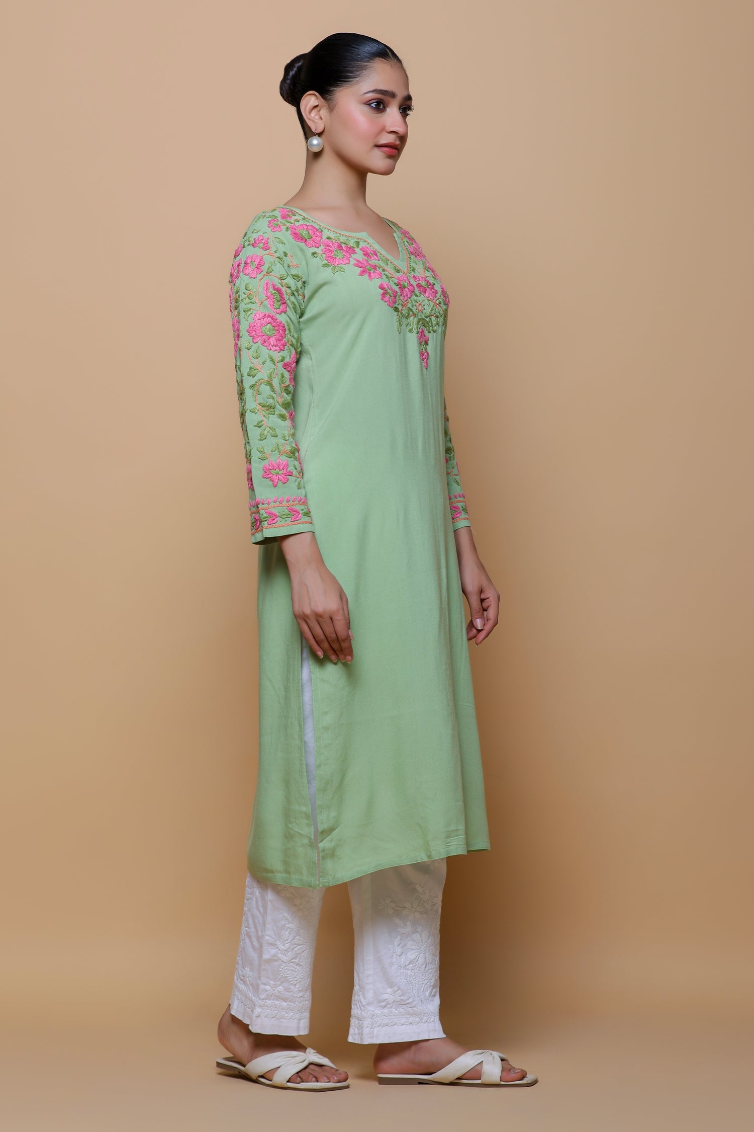 Chetna jain In Rayon Chikankari Long Kurta – Pista Green