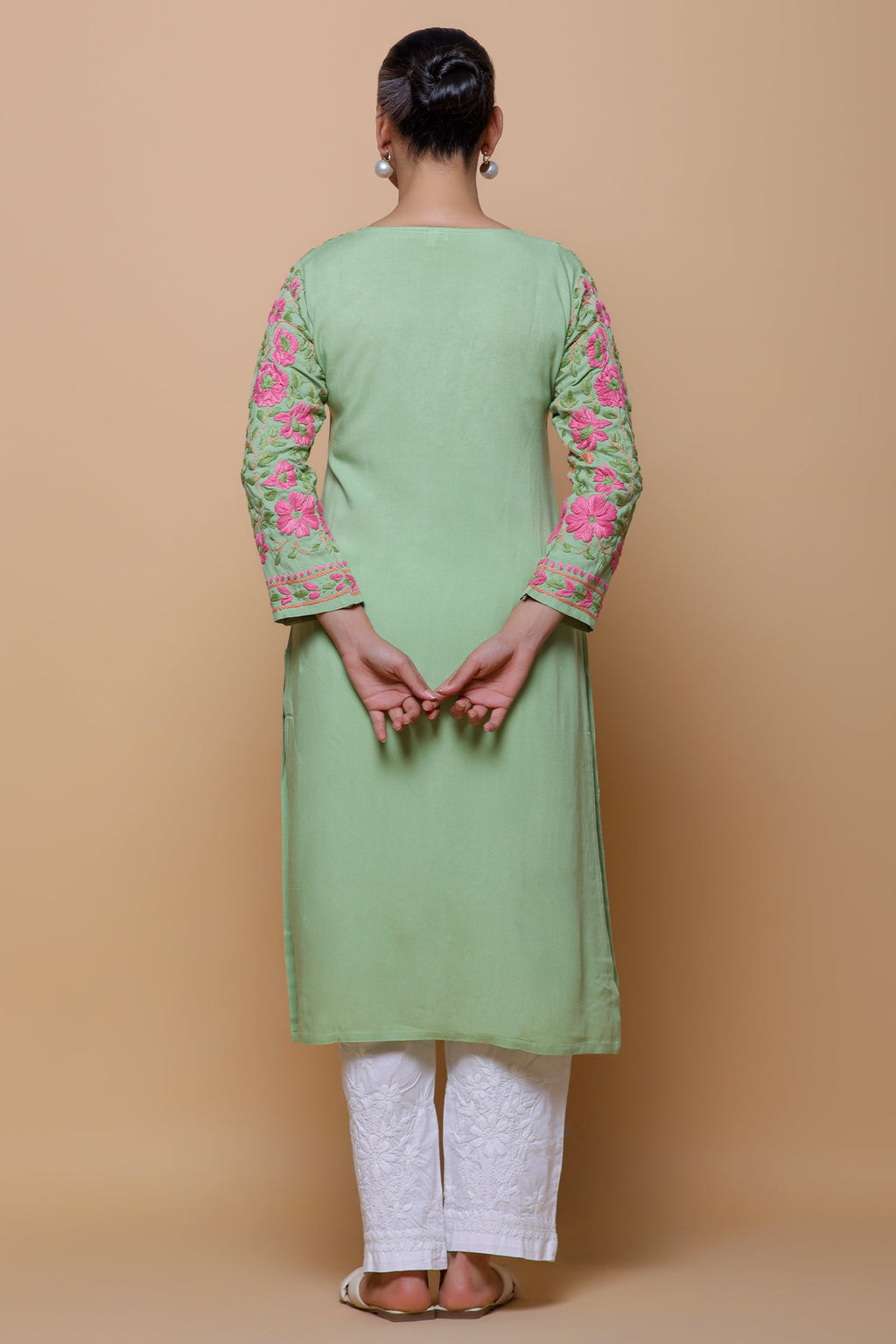 Chetna jain In Rayon Chikankari Long Kurta – Pista Green