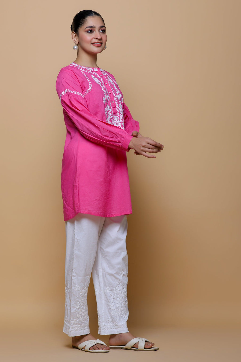 Evneet In Cotton Chikankari Short Kurta - Pink
