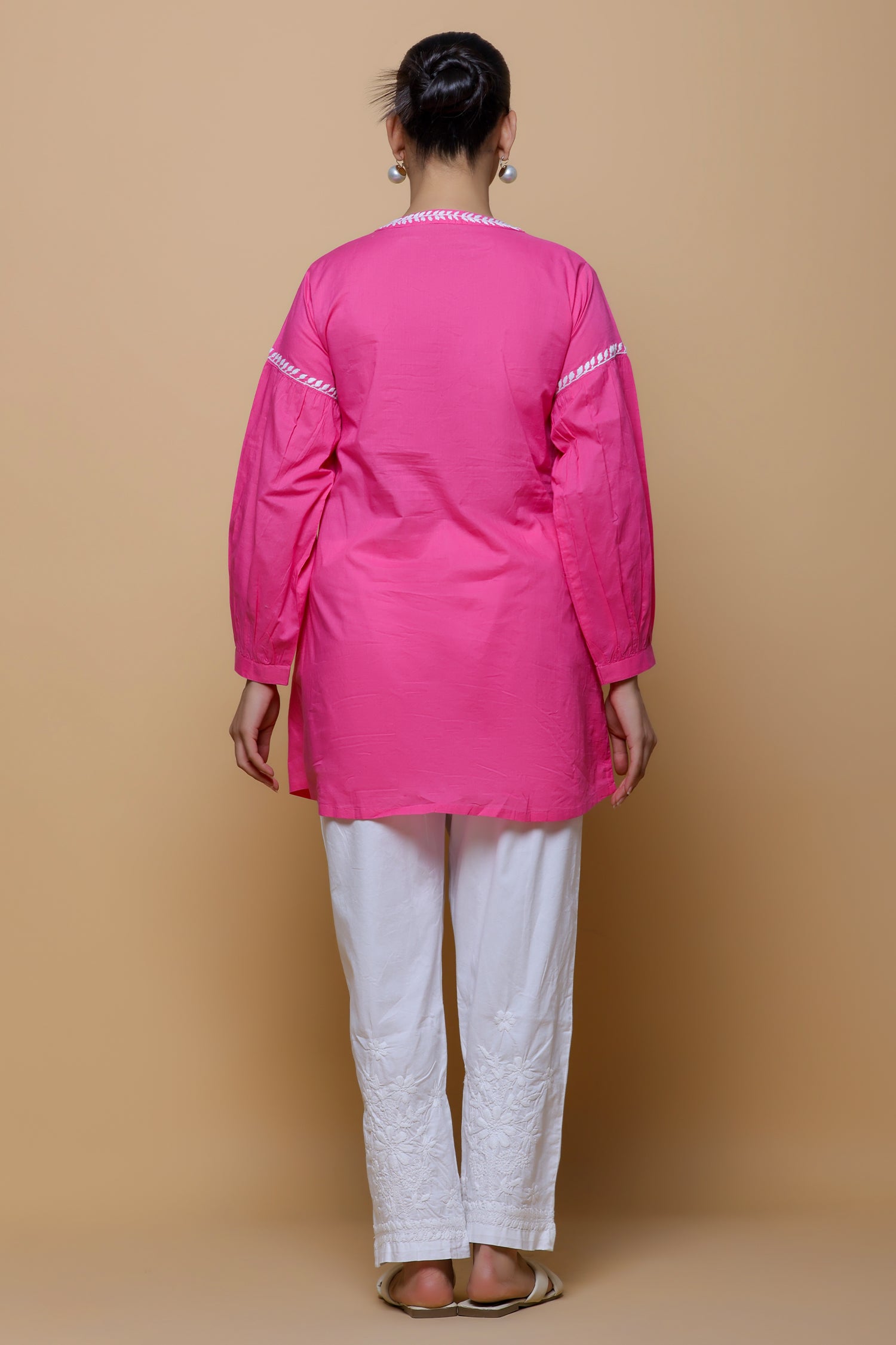 Evneet In Cotton Chikankari Short Kurta - Pink