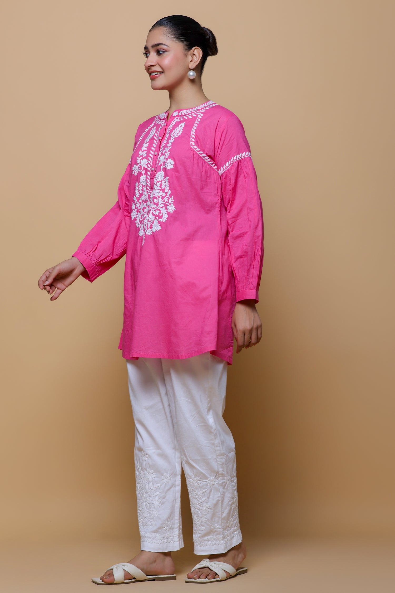 Evneet In Cotton Chikankari Short Kurta - Pink