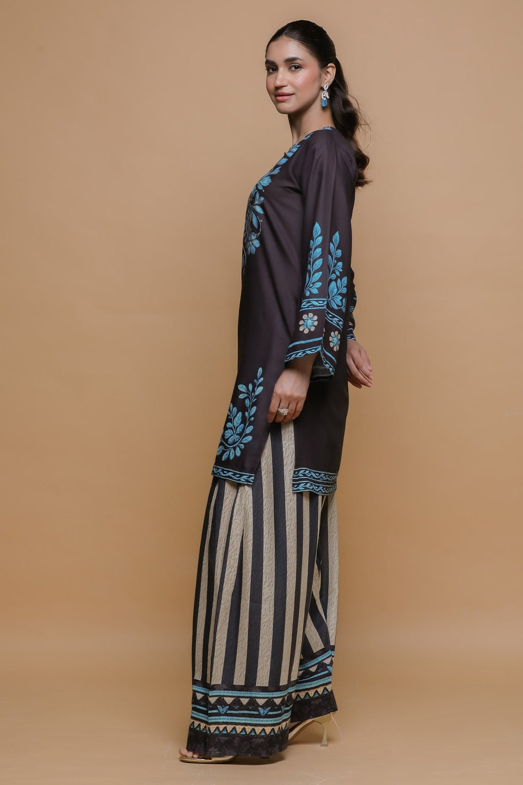 Fiza malik In Black & Teal Printed Lawn Cotton Co-ord Set with Farsi Pants