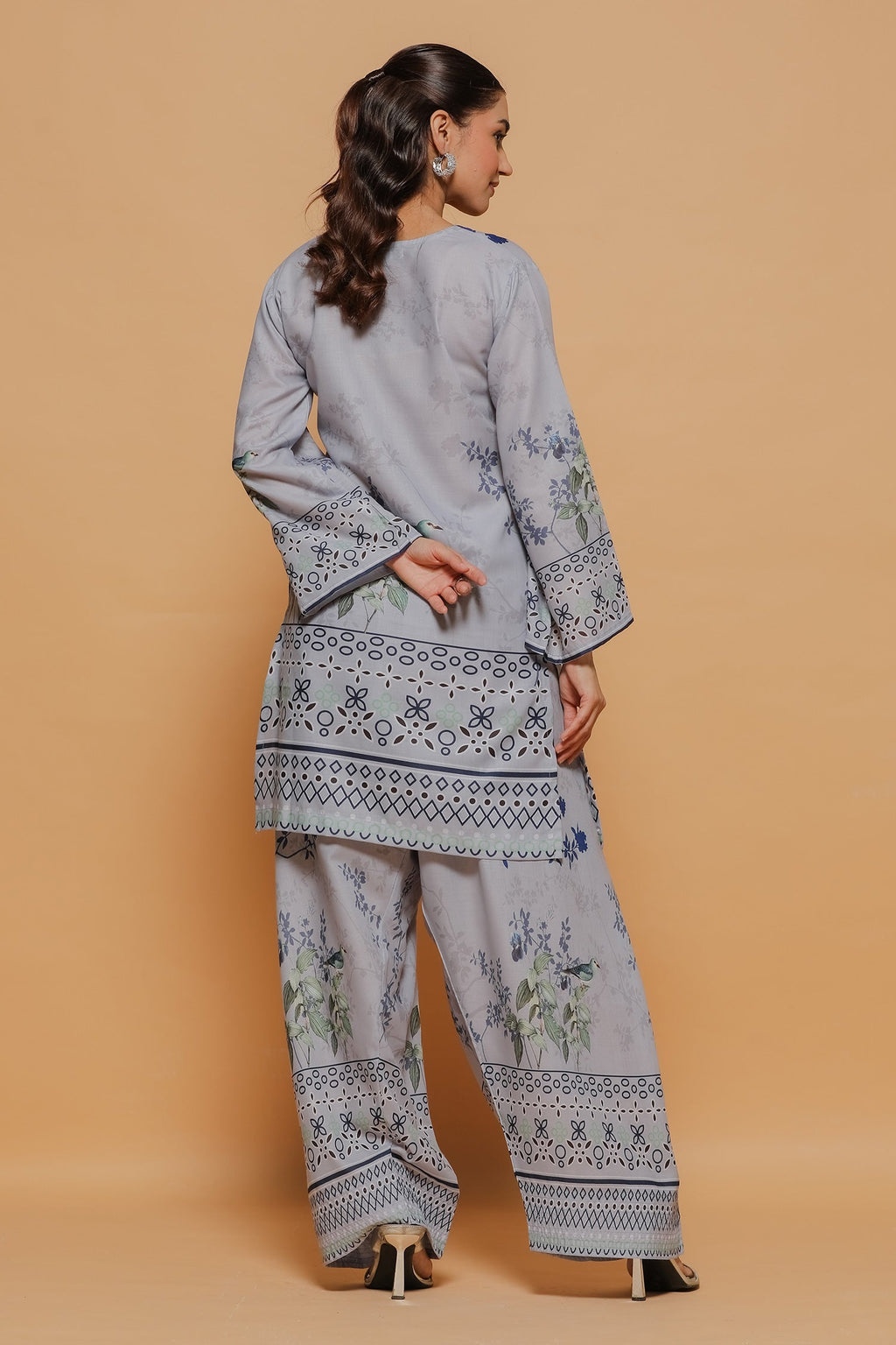 Ishita sandhu In Grey Printed Lawn Cotton Co-ord Set with Farsi Pants