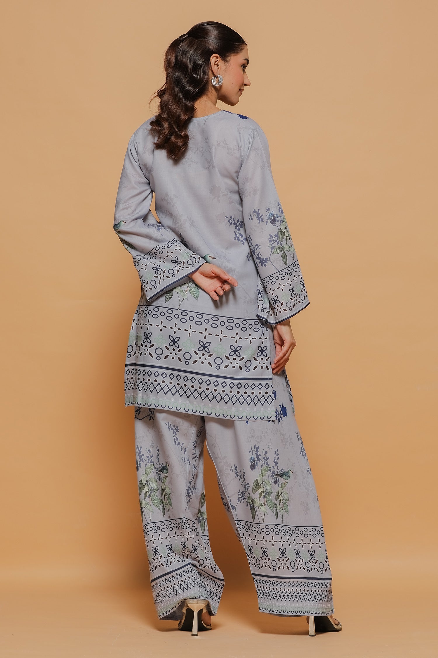 Ishita sandhu In Grey Printed Lawn Cotton Co-ord Set with Farsi Pants