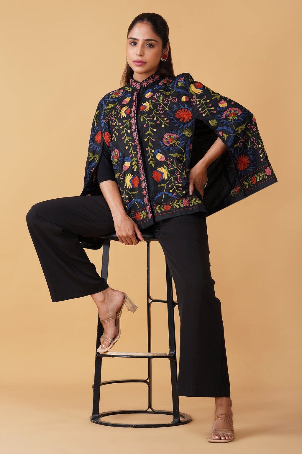 Woolen Kashmiri Aari Cape – Black Multi-Colour