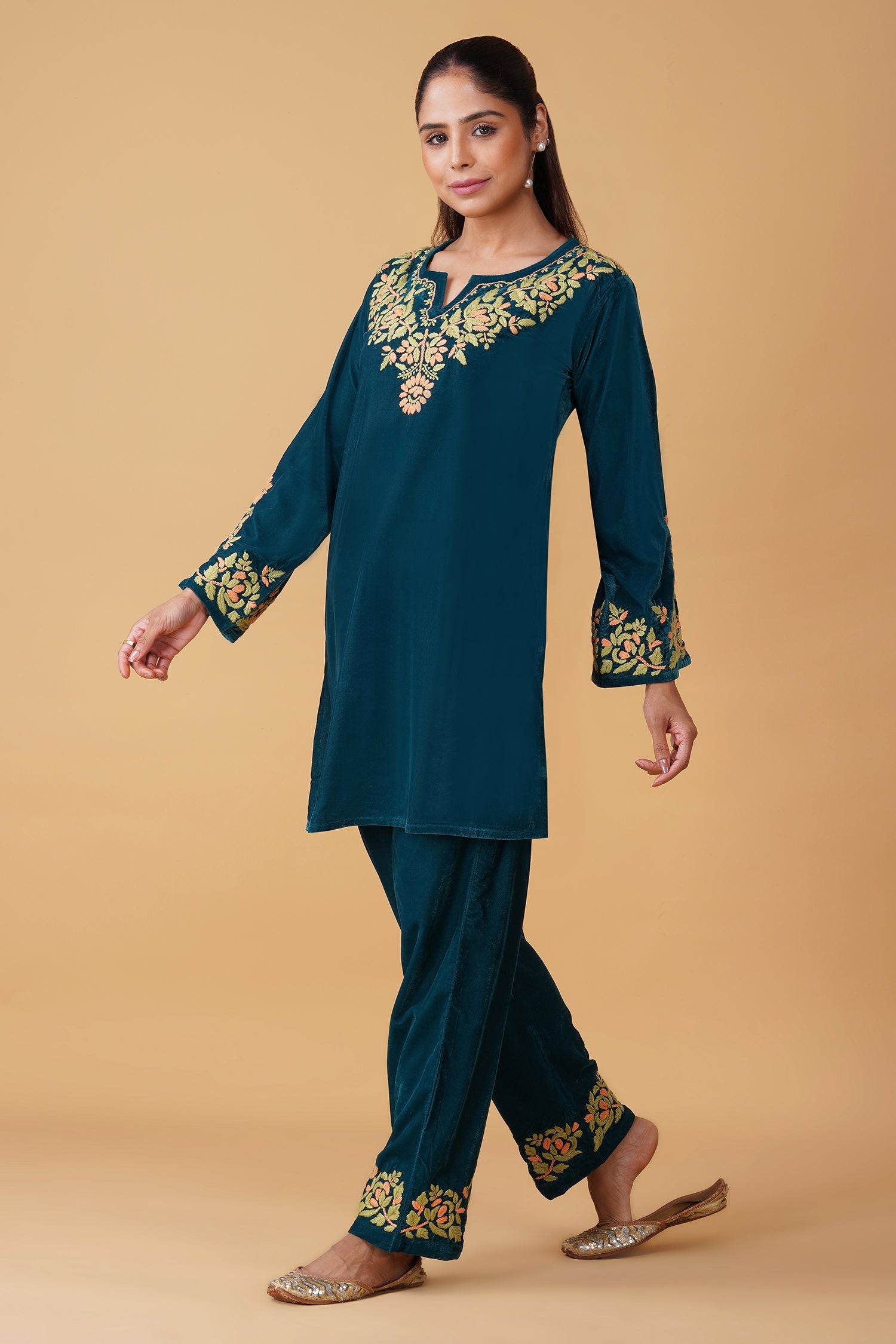 Velvet Chikankari Kurta Set – Tourquise Blue