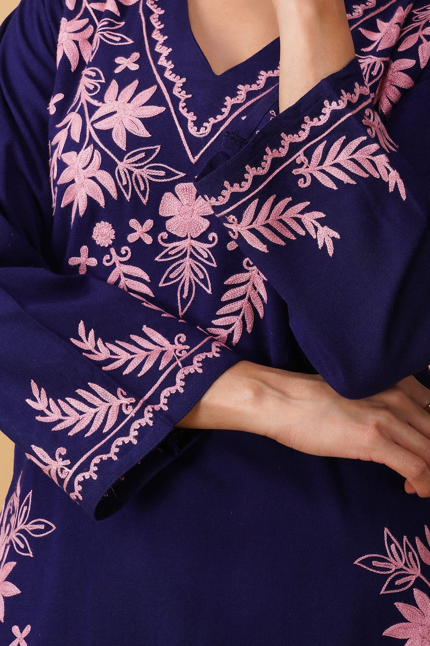 Woolen Kashmiri Aari Kurta Set – Navy Blue