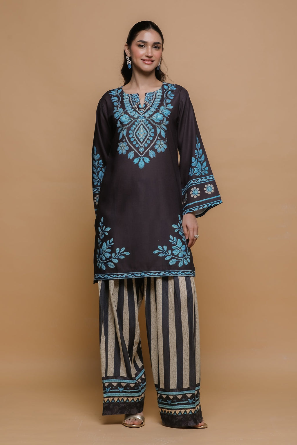 Fiza malik In Black & Teal Printed Lawn Cotton Co-ord Set with Farsi Pants