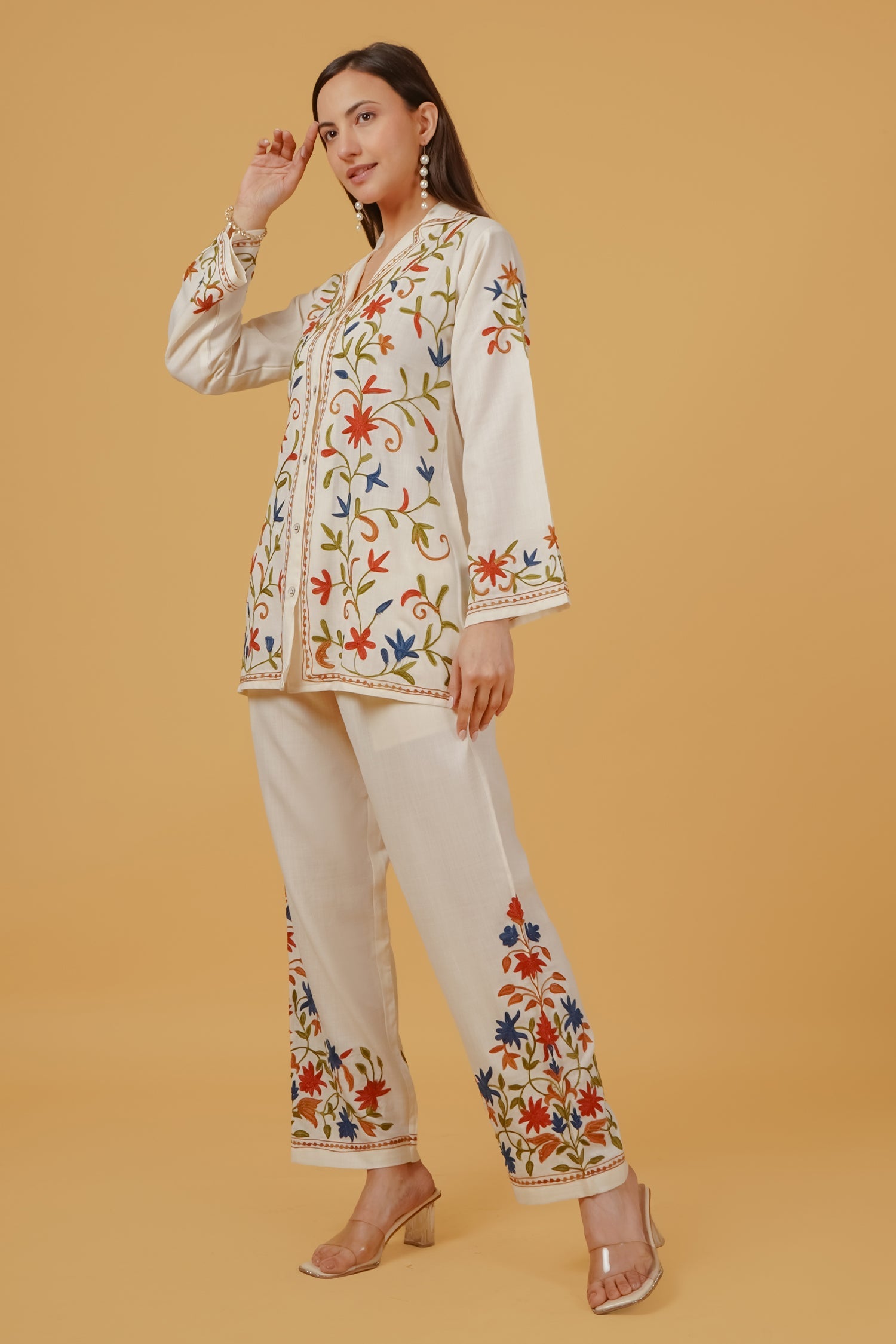 Ishita sandhu in Cotton Kashmiri Aari Embroidered Kurta Set - Ivory