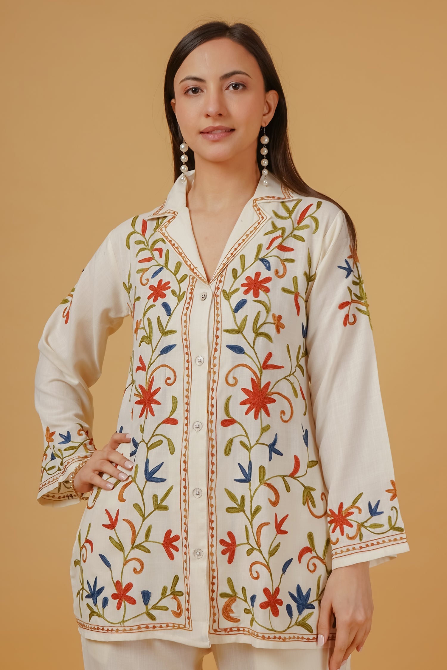 Ishita sandhu in Cotton Kashmiri Aari Embroidered Kurta Set - Ivory