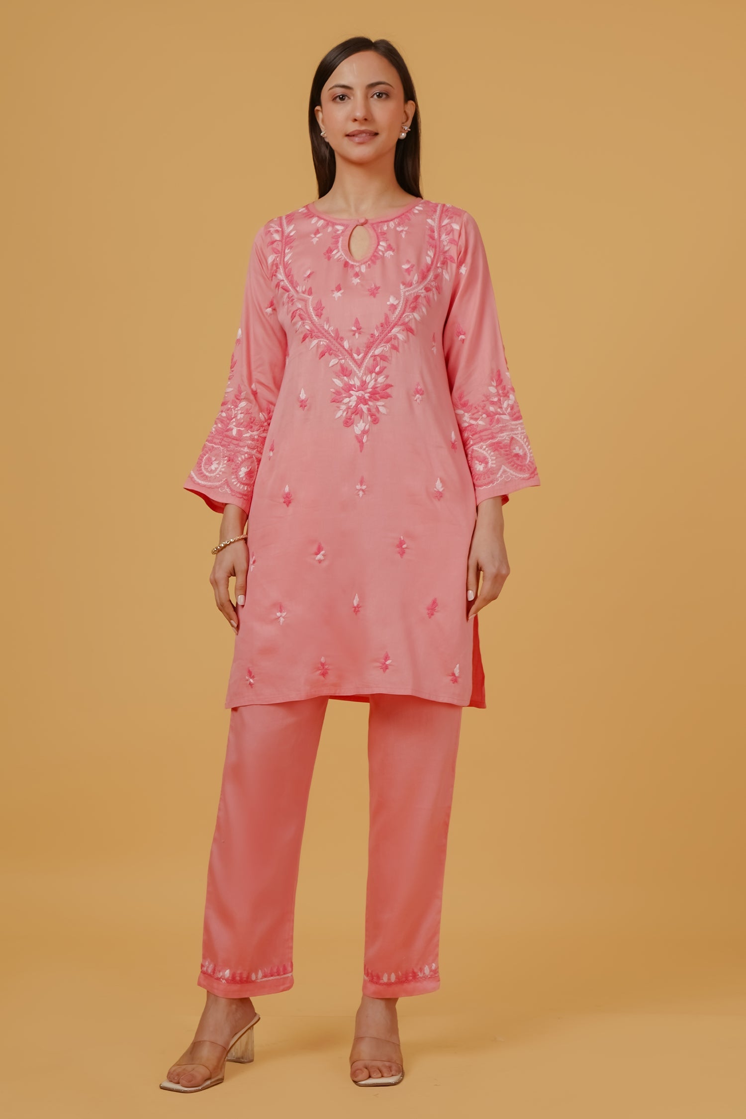 Dilreet In Chikankari Embroidered Kurta Set With Straight Pants in Cotton – Blush Pink