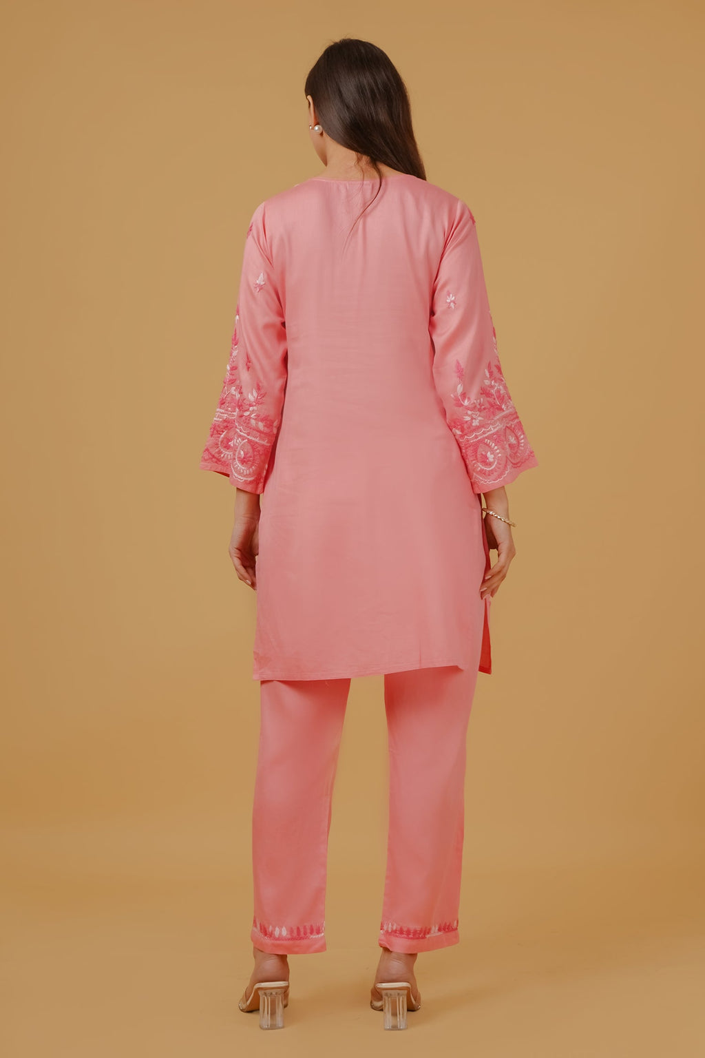 Dilreet In Chikankari Embroidered Kurta Set With Straight Pants in Cotton – Blush Pink