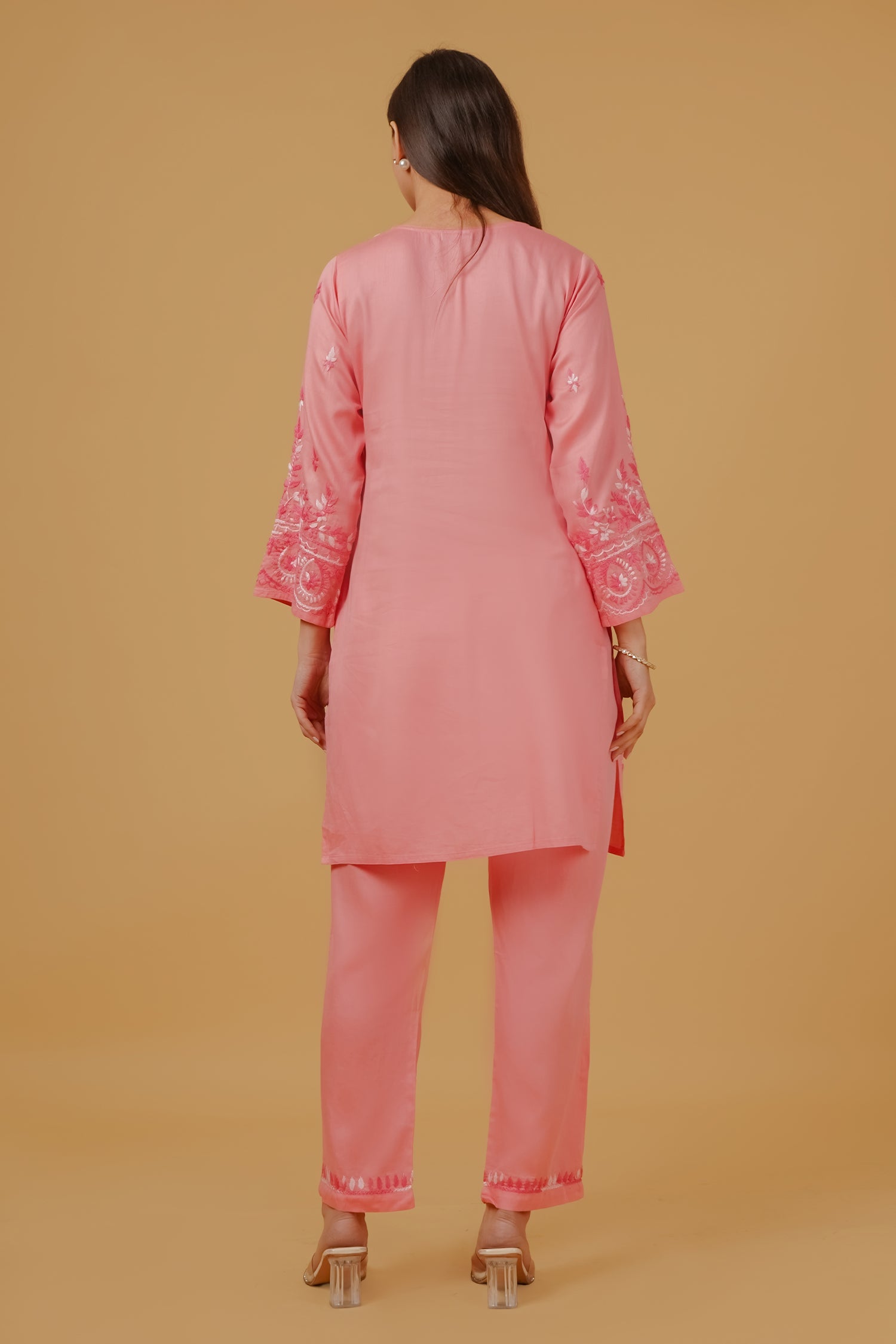 Dilreet In Chikankari Embroidered Kurta Set With Straight Pants in Cotton – Blush Pink