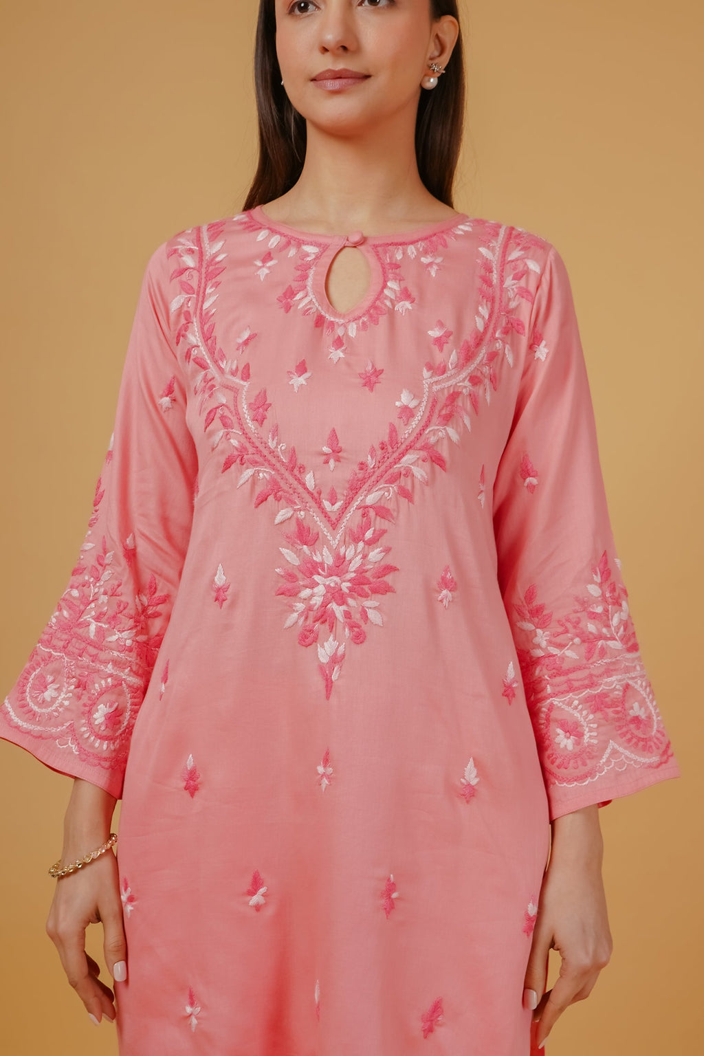 Dilreet In Chikankari Embroidered Kurta Set With Straight Pants in Cotton – Blush Pink