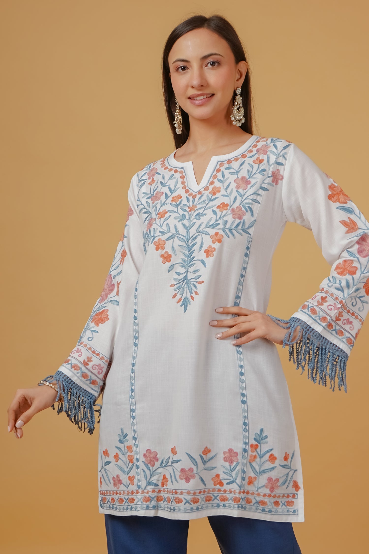Arti Chauhan in Cotton Kashmiri Aari Embroidered Kurta - White With Blue