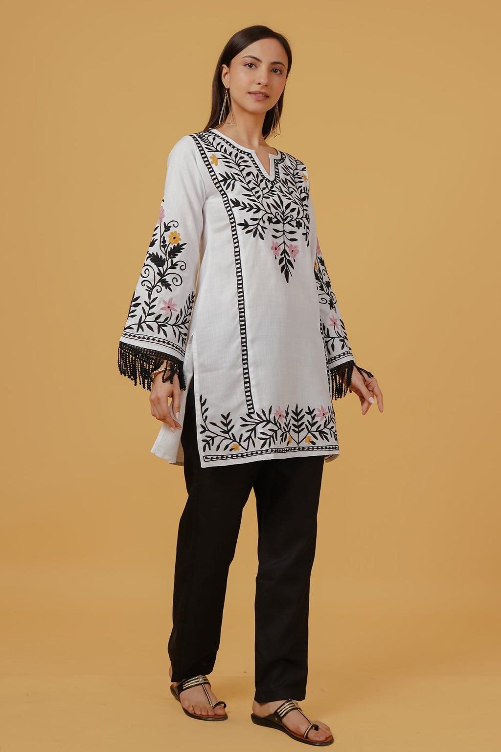 Evneet in Cotton Kashmiri Aari Embroidered Kurta- White With Black
