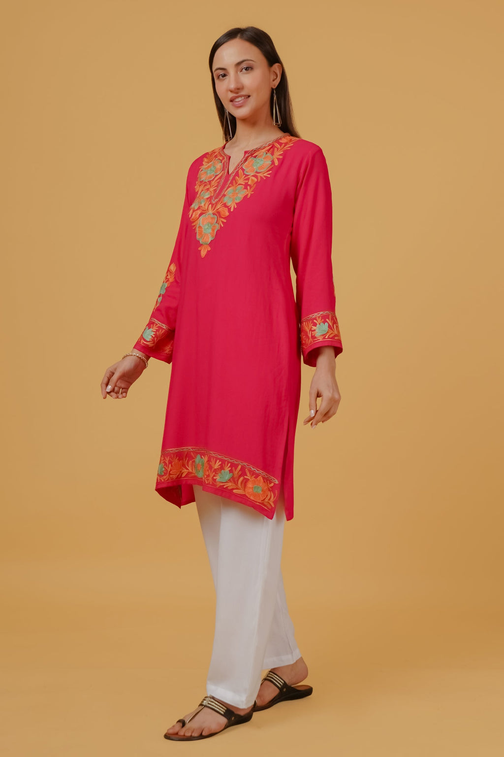 Sonali singh in Kashmiri Aari Embroidered Long Kurta in Rayon - Pink