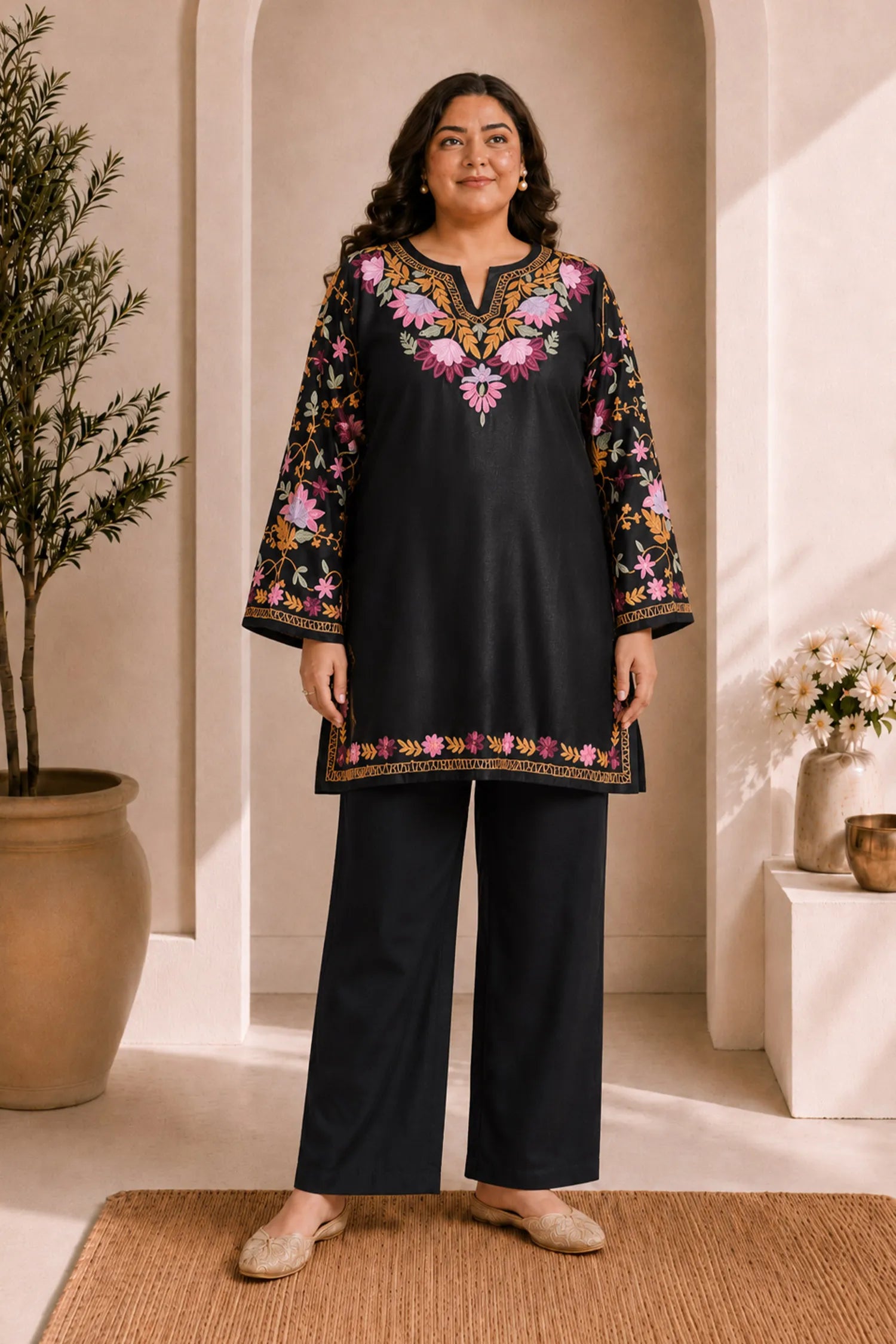 Plus Size - Falak Kashmiri Short Kurta - Black