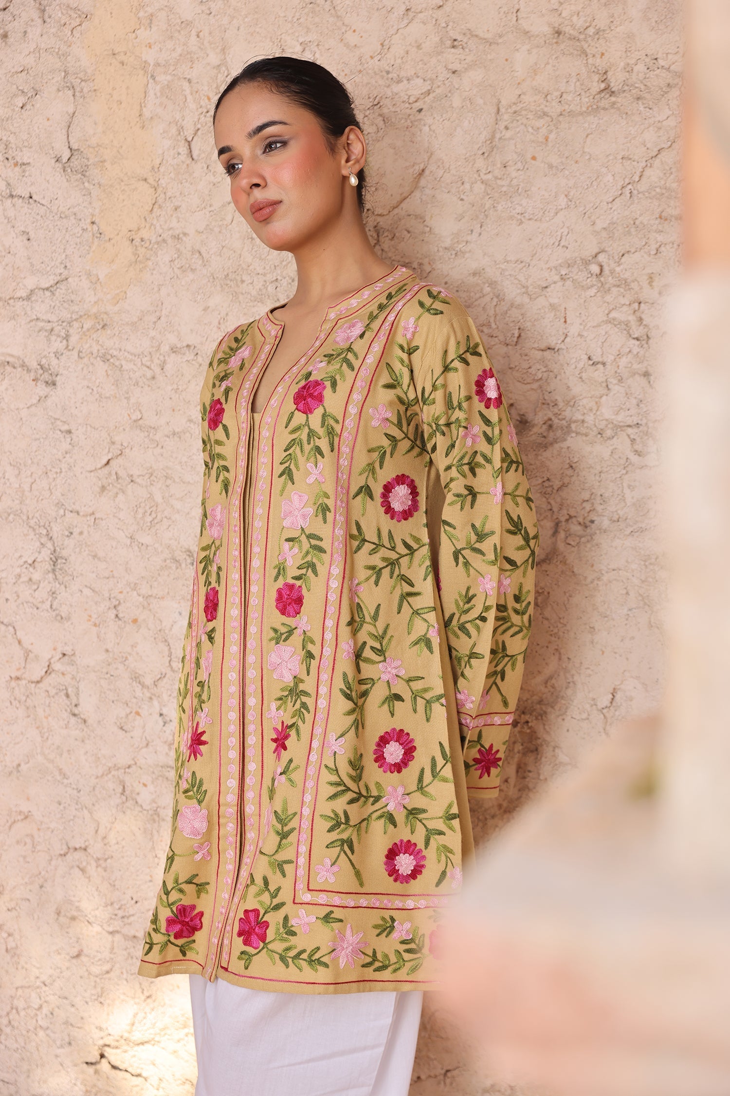 Woolen Kashmiri Aari Jacket – Beige Floral