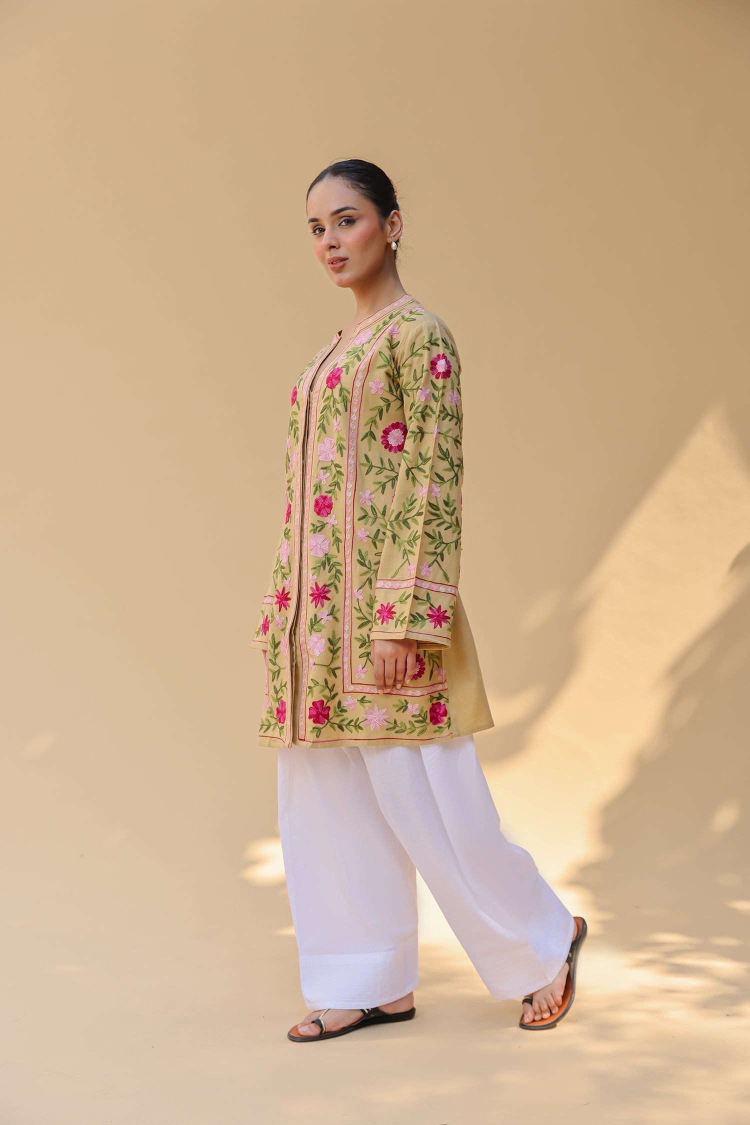 Bhavya in Cotton Kashmiri Aari Embroidered Jacket – Beige Floral
