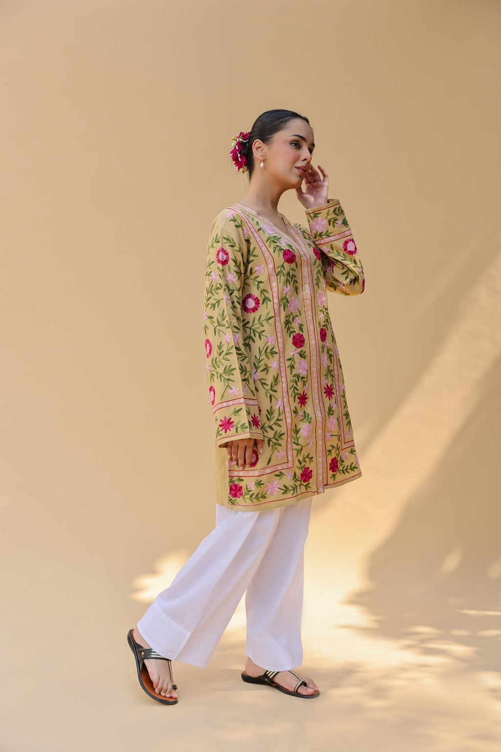Bhavya in Cotton Kashmiri Aari Embroidered Jacket – Beige Floral