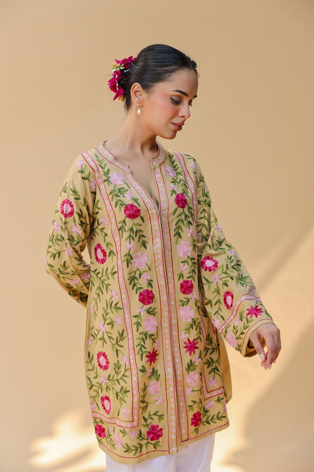 Bhavya in Cotton Kashmiri Aari Embroidered Jacket – Beige Floral