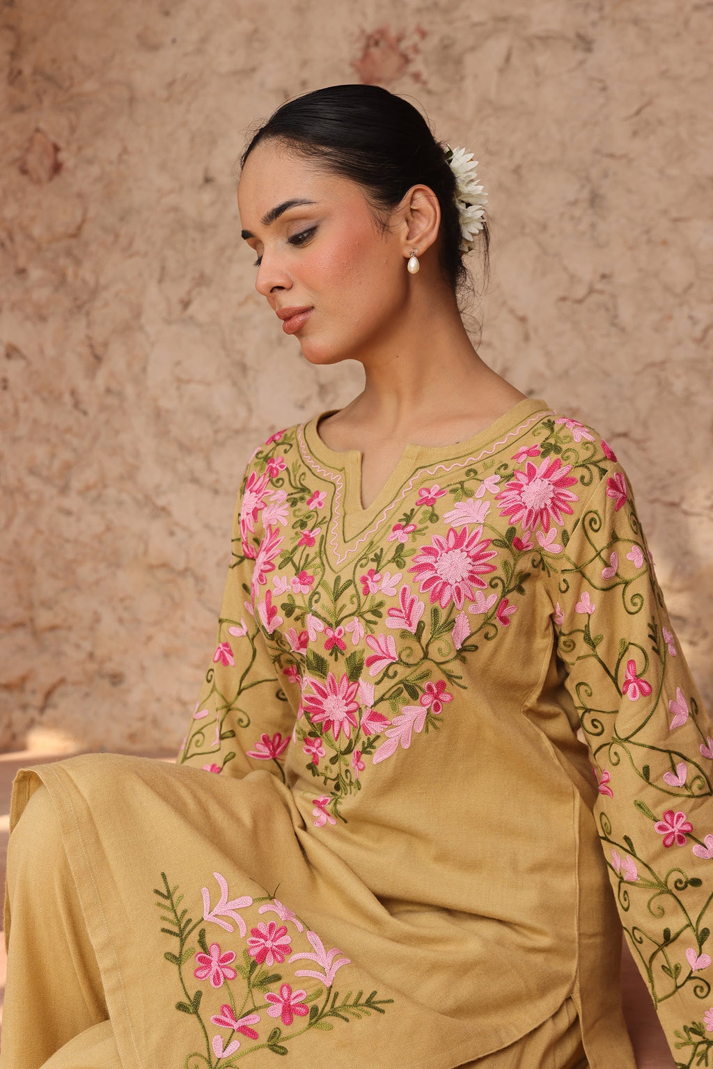 Woolen Kashmiri Aari Kurta Set – Beige with Farsi Bottoms