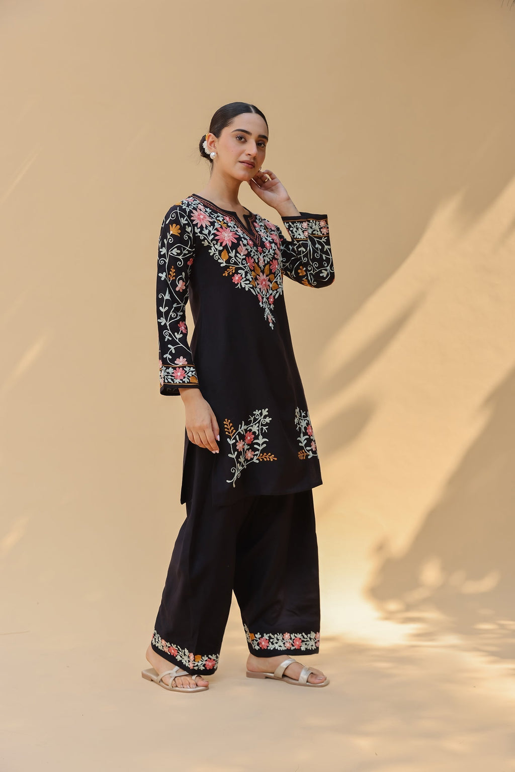 Plus Size - Cotton Kashmiri Aari Embroidered Kurta Set – Black with Farsi Bottoms