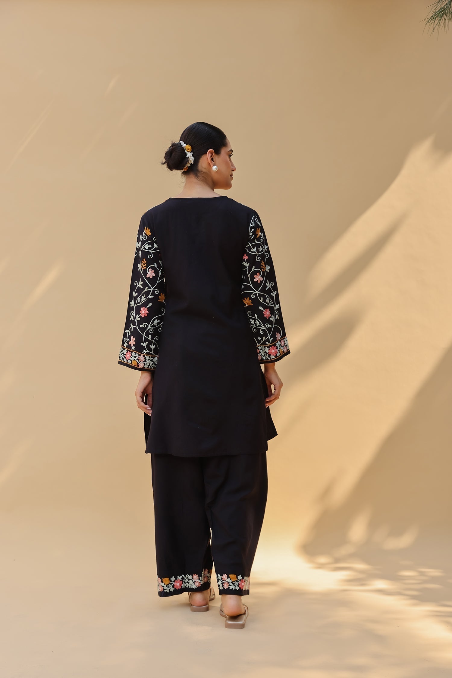 Plus Size - Cotton Kashmiri Aari Embroidered Kurta Set – Black with Farsi Bottoms