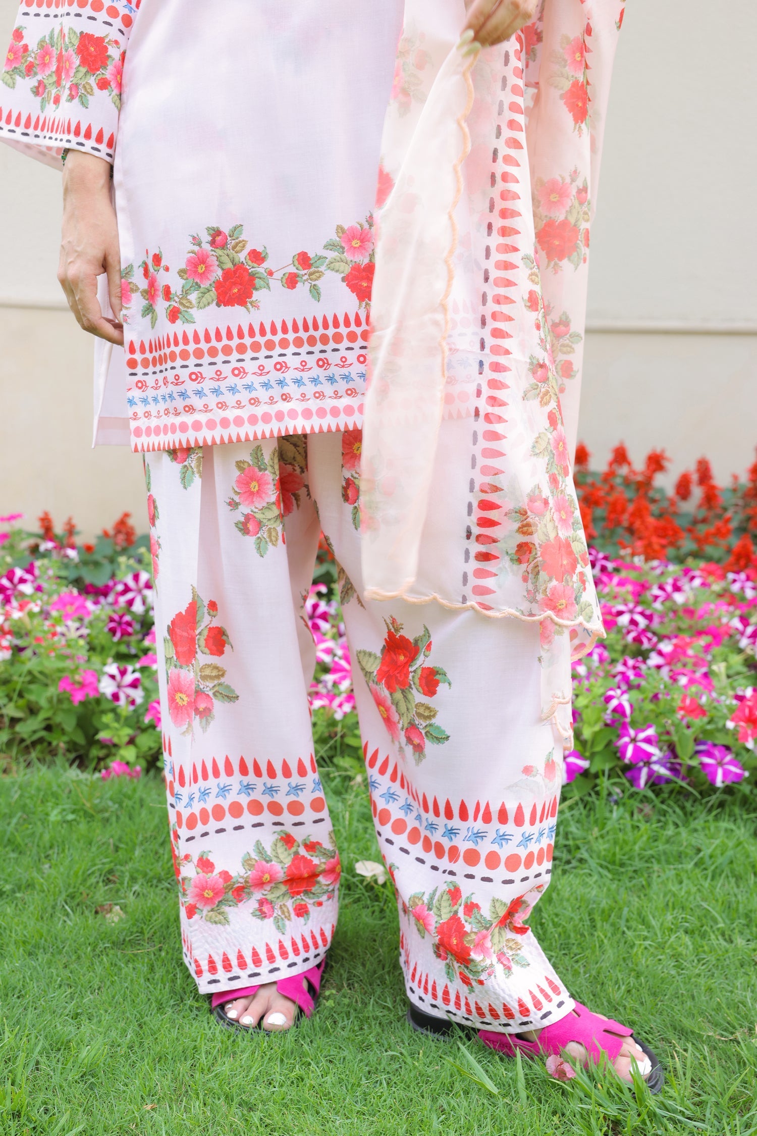 Priyanka x HOK in Blush Pink Floral Printed Lawn Cotton Co-ord Set with Farsi Pants