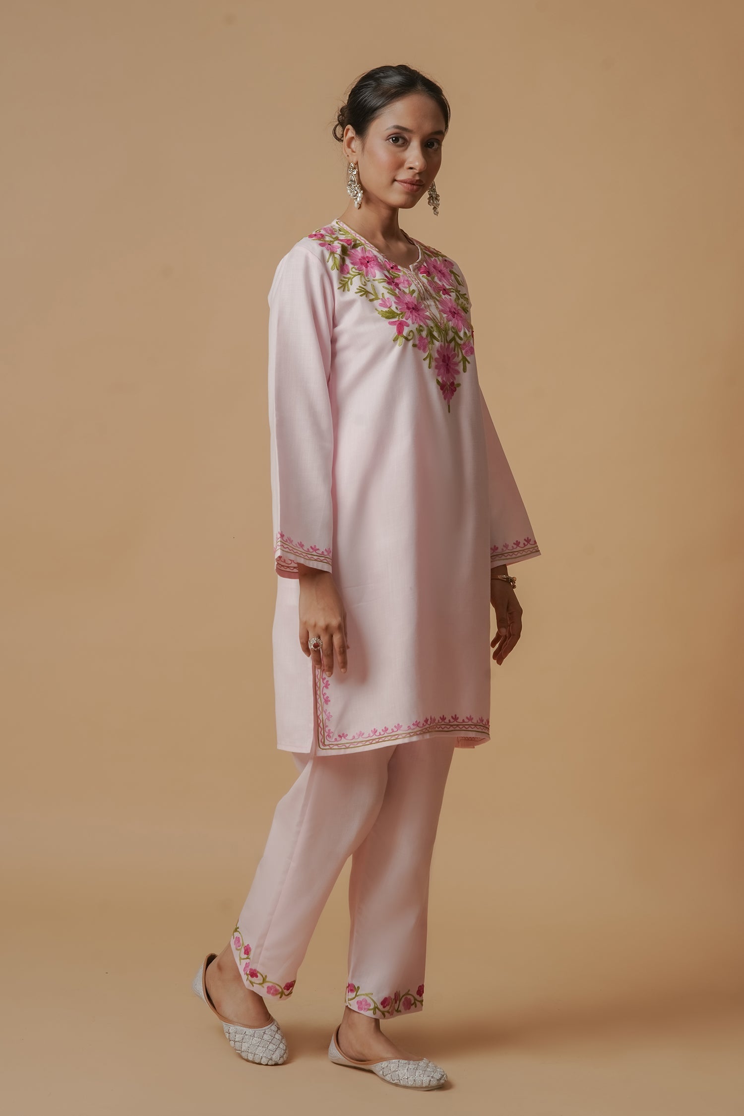 Plus Size - Kashmiri Aari Work Cotton Kurta Set - Baby Pink