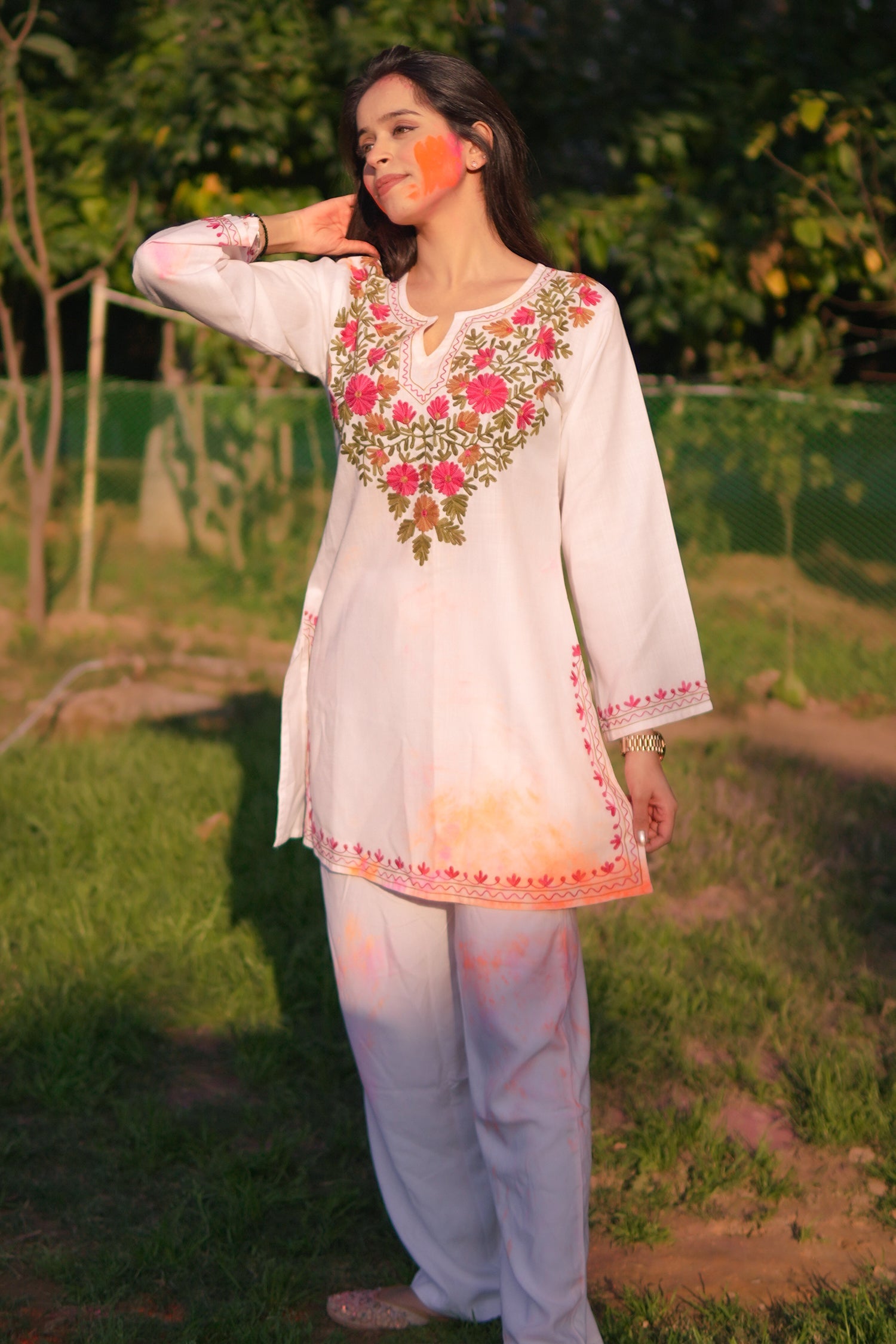 Kashmiri Aari Work Cotton Short Kurta – White