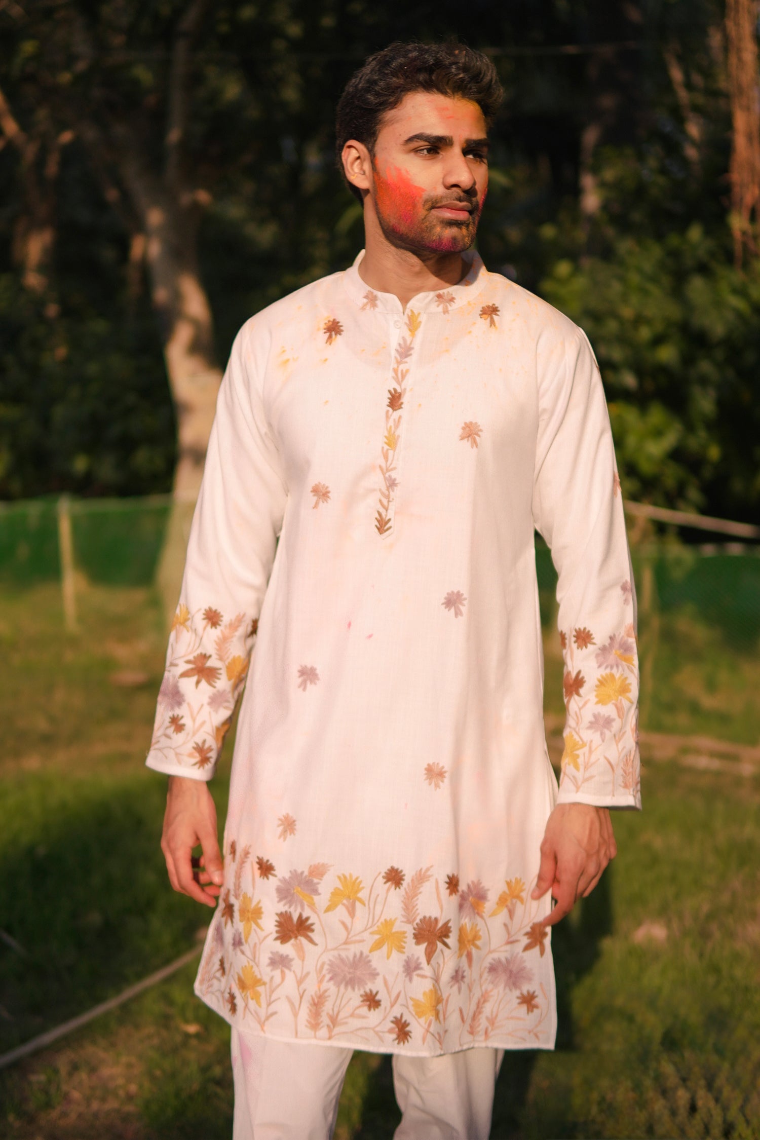 Cotton Men’s Kashmiri Aari Kurta – White Floral Embroidery