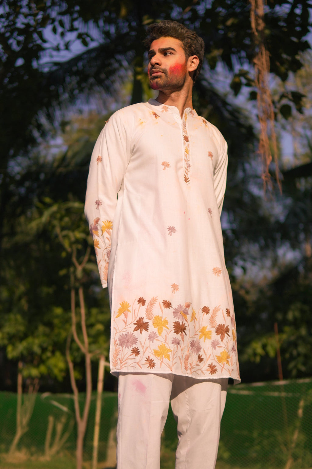 Cotton Men’s Kashmiri Aari Kurta – White Floral Embroidery