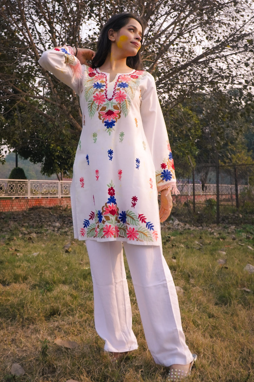 Falak Kashmiri Short Kurta - White