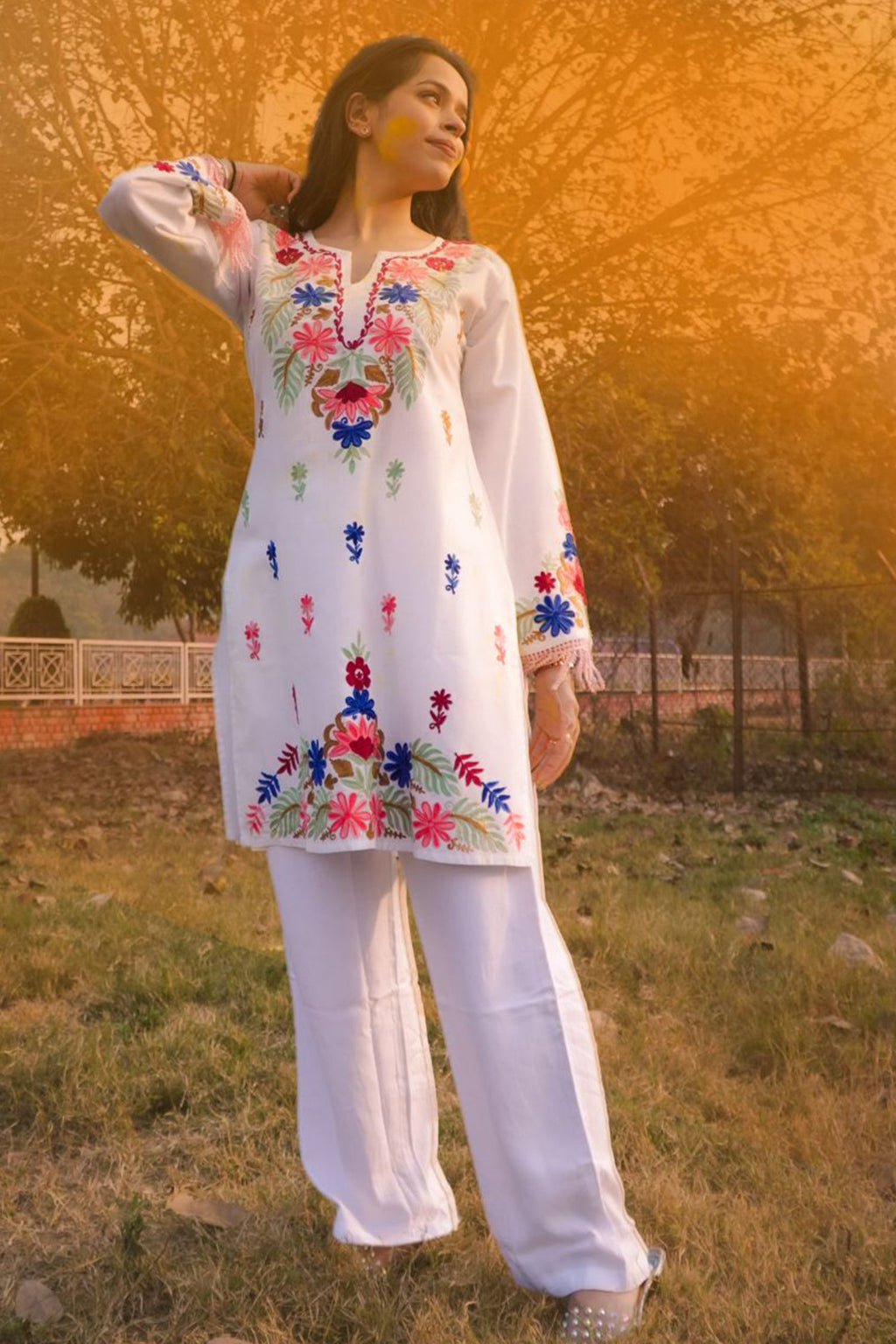 Falak Kashmiri Short Kurta - White