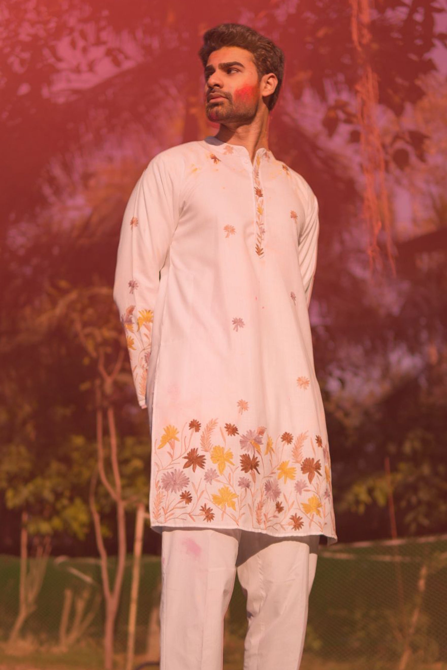 Cotton Men’s Kashmiri Aari Kurta – White Floral Embroidery