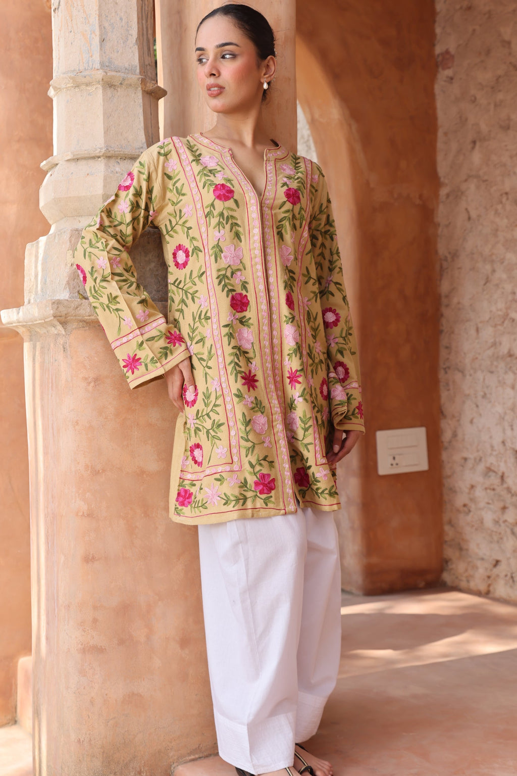 Woolen Kashmiri Aari Jacket – Beige Floral