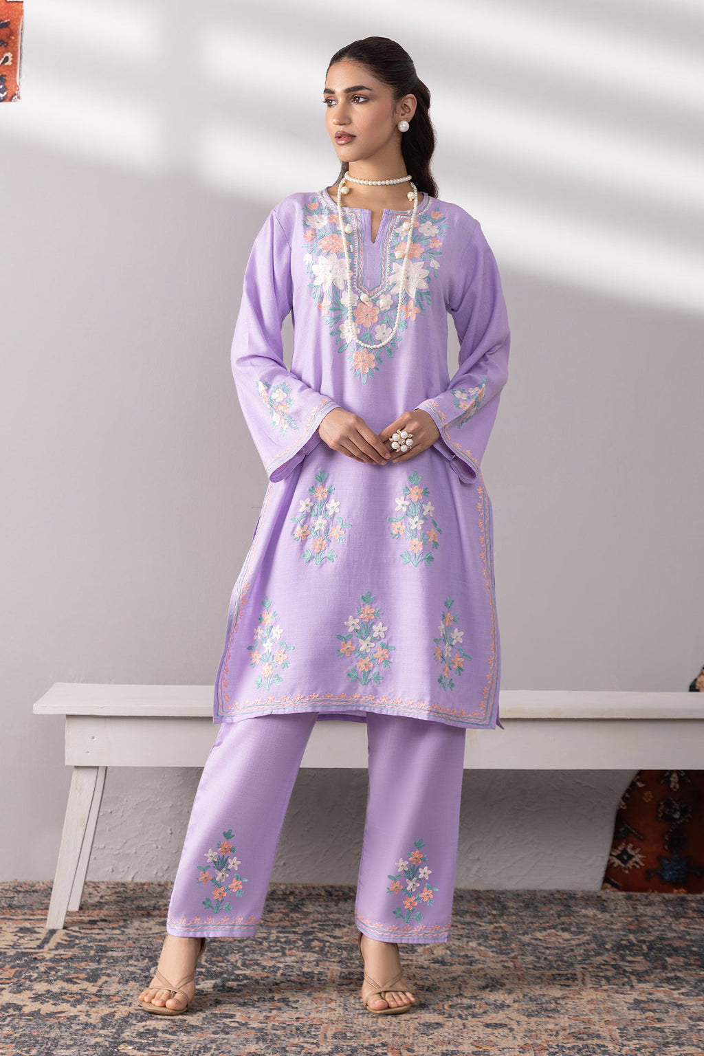 Bhavya jain In Cotton Kurta Set in Kashmiri Aari -Lavender