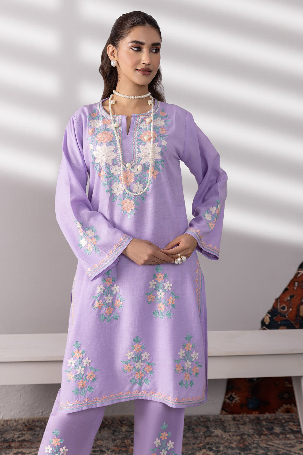 Bhavya jain In Cotton Kurta Set in Kashmiri Aari -Lavender